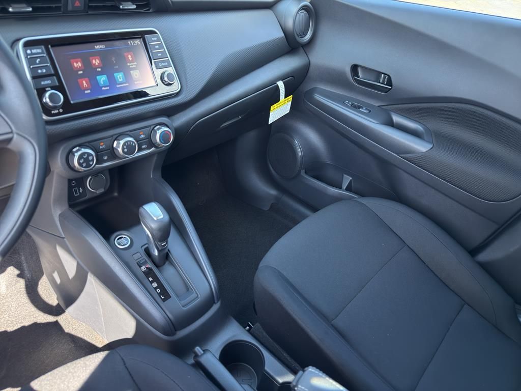 2025 Nissan Kicks Play S Image 14 of 30