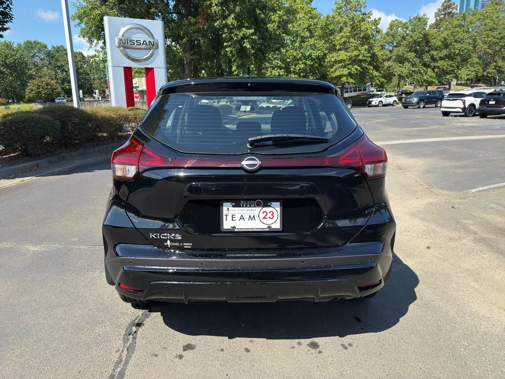 2025 Nissan Kicks Play S Image 6 of 30