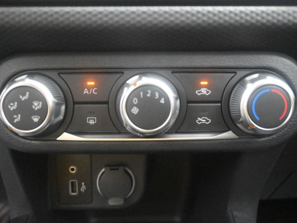 2025 Nissan Kicks Play S Image 38 of 41