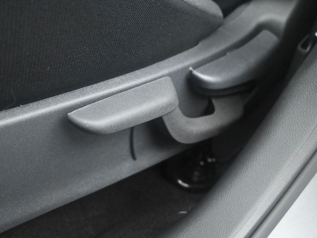 2025 Nissan Kicks Play S Image 40 of 41