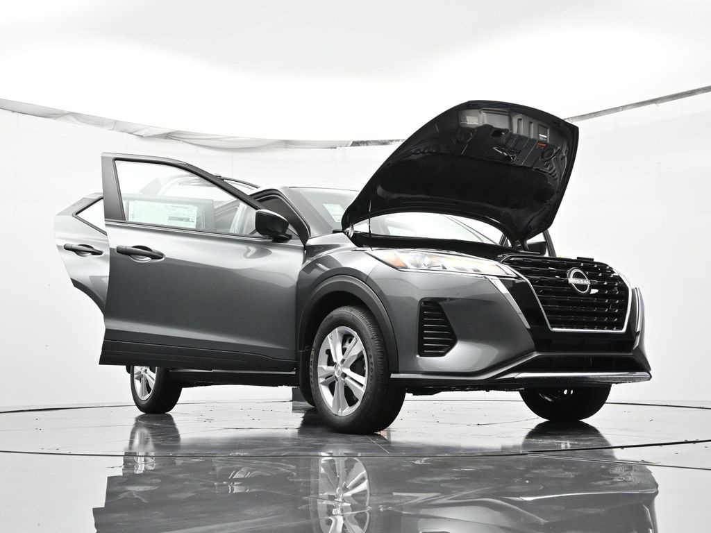 2025 Nissan Kicks Play S Image 8 of 41