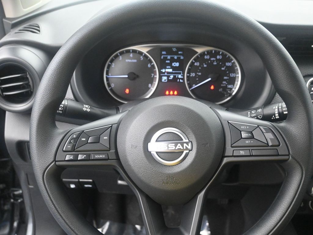 2025 Nissan Kicks Play S Image 32 of 41