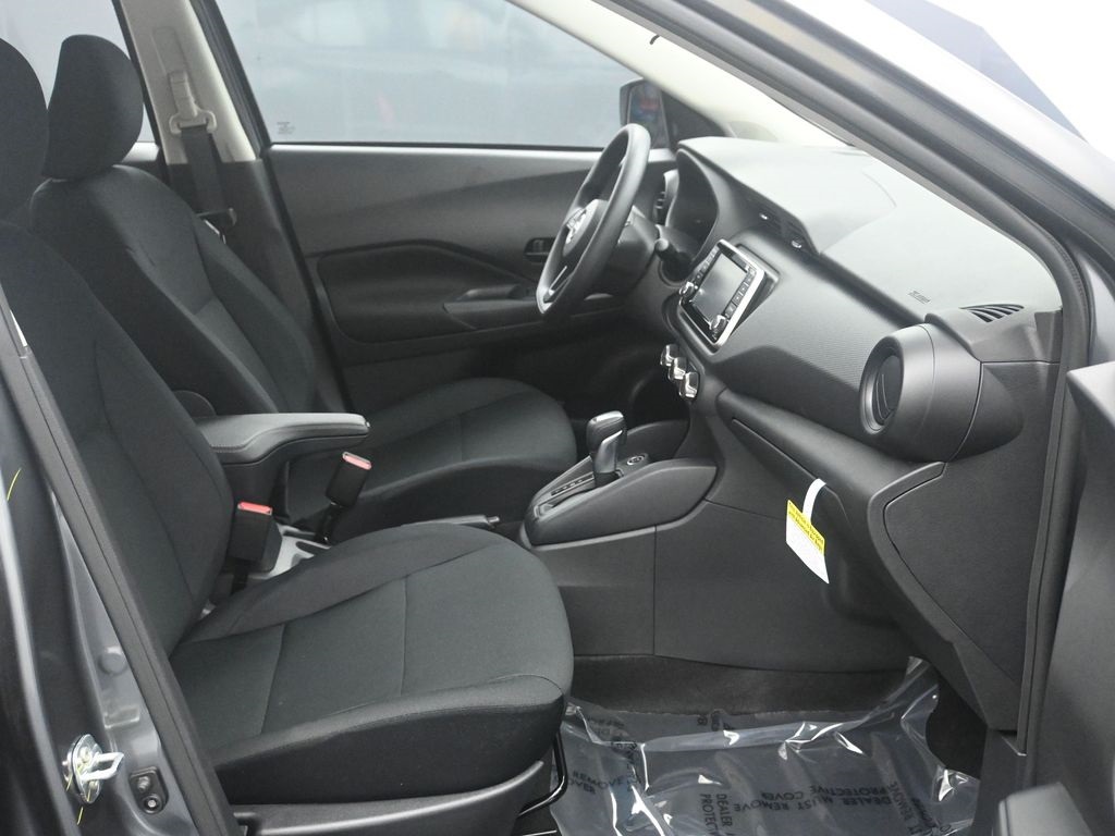 2025 Nissan Kicks Play S Image 27 of 41