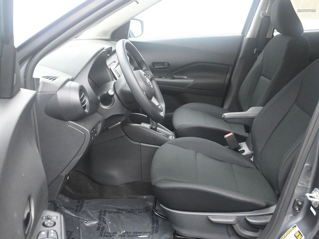 2025 Nissan Kicks Play S Image 28 of 41