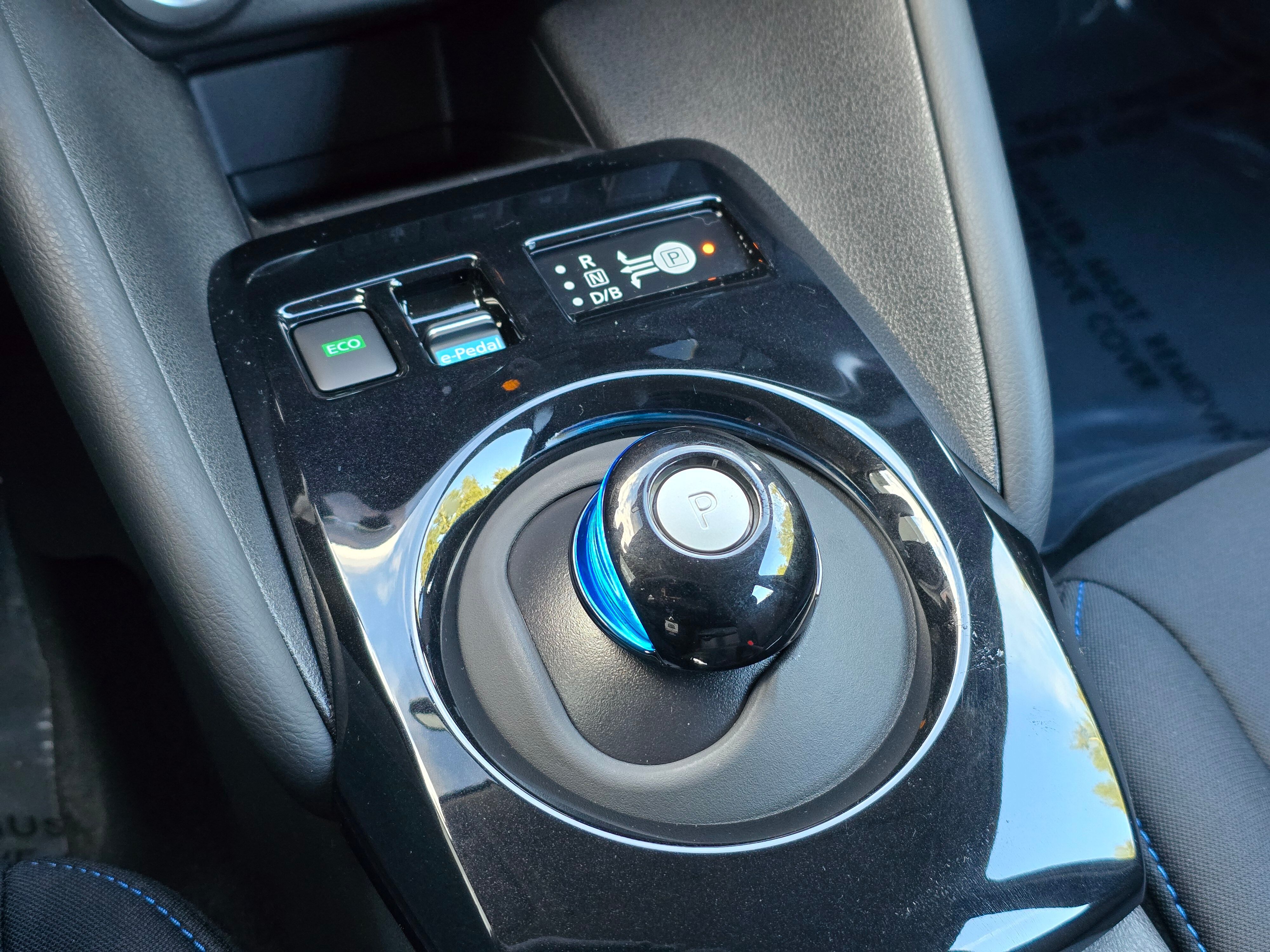 Vehicle image 19 of 23