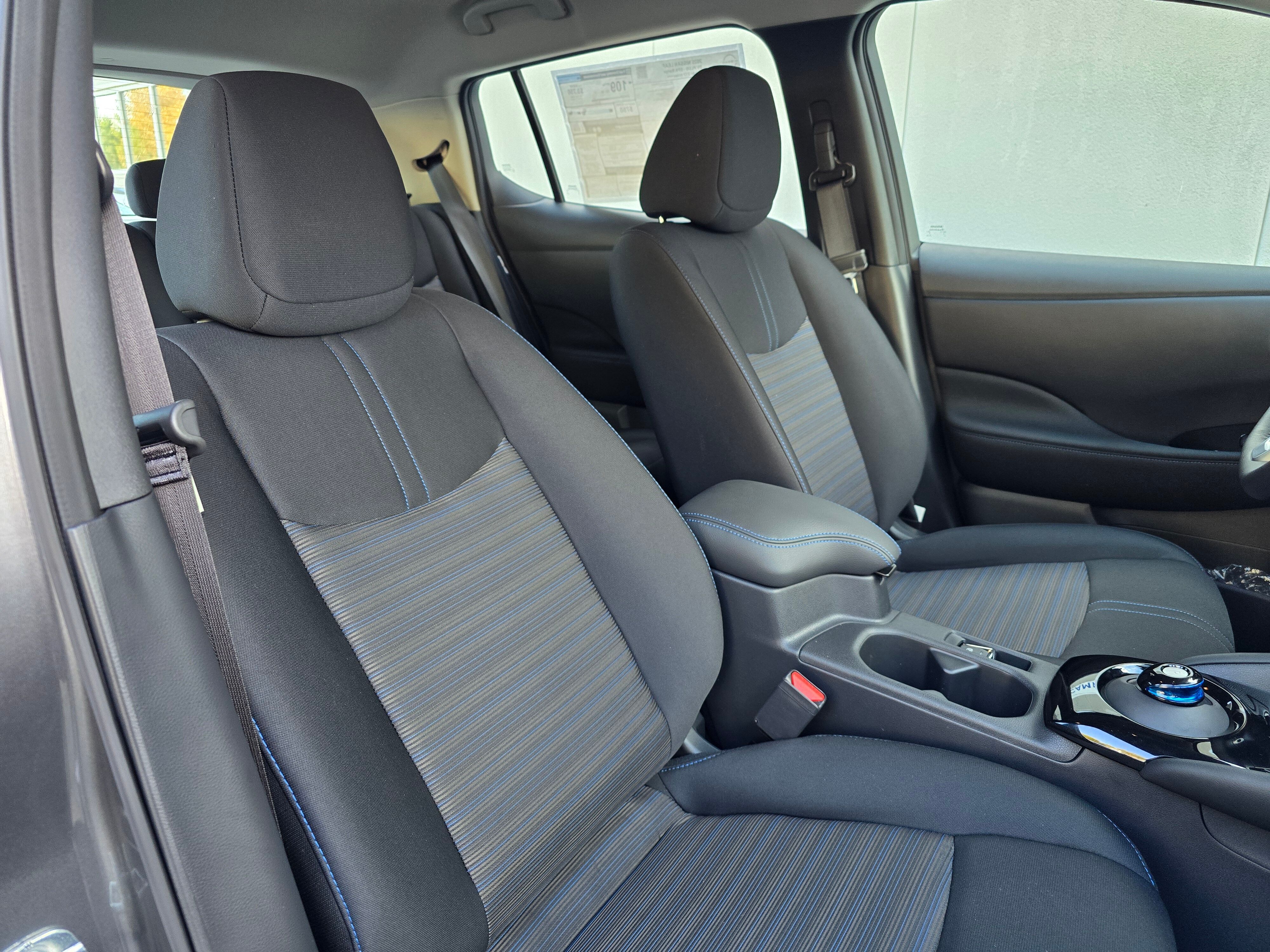 Vehicle image 9 of 23