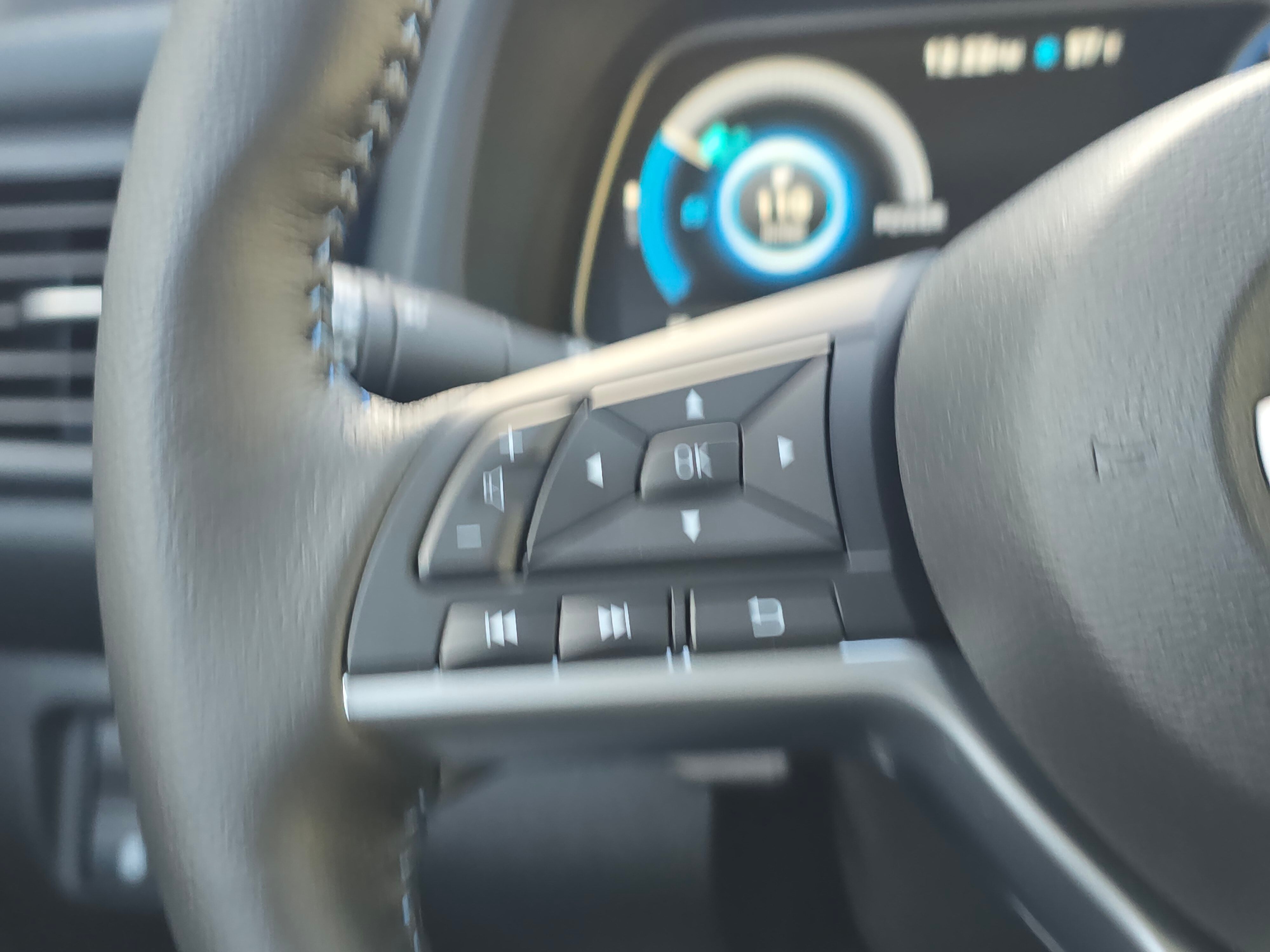 Vehicle image 21 of 23