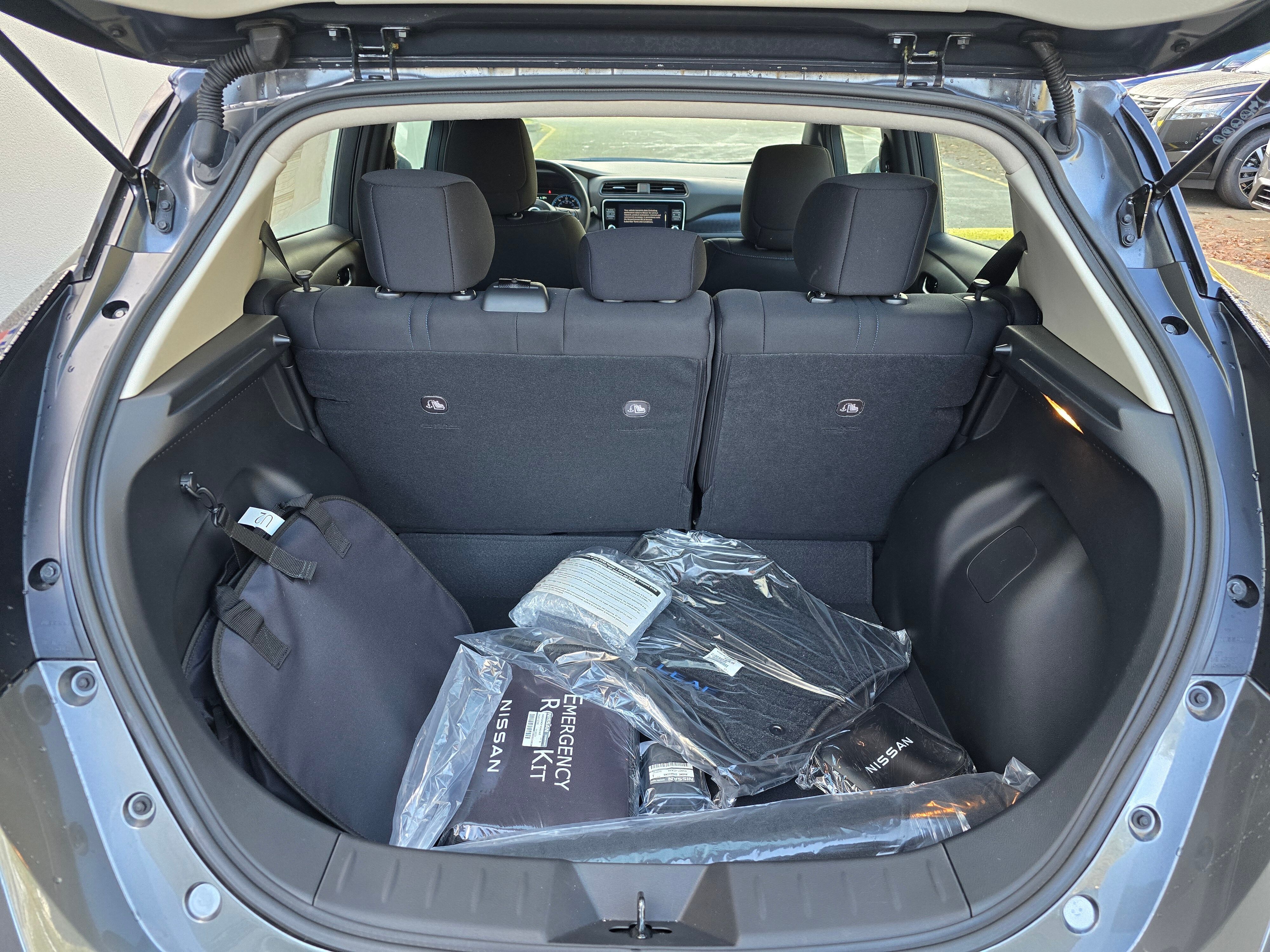 Vehicle image 12 of 23