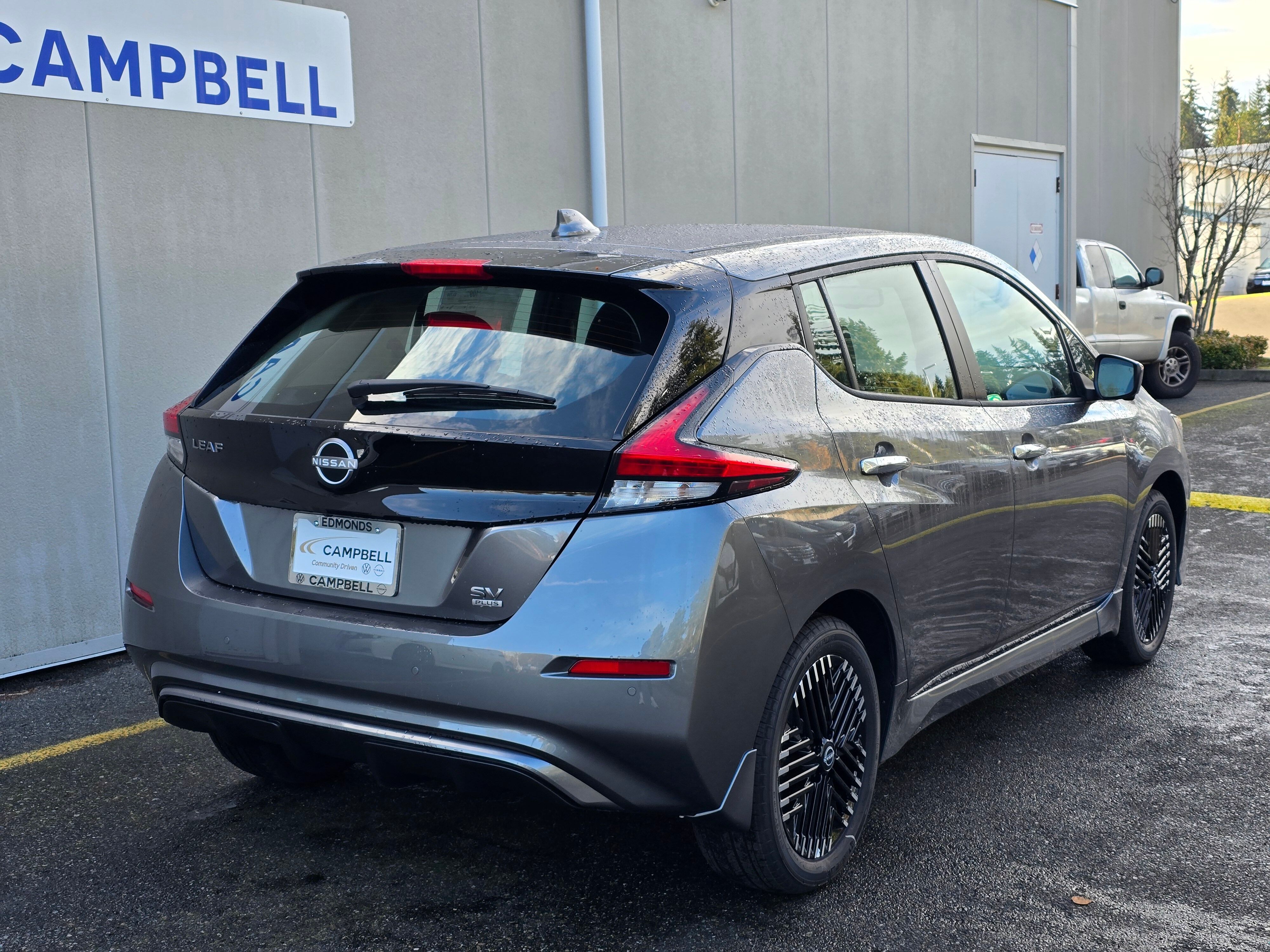Vehicle image 5 of 23