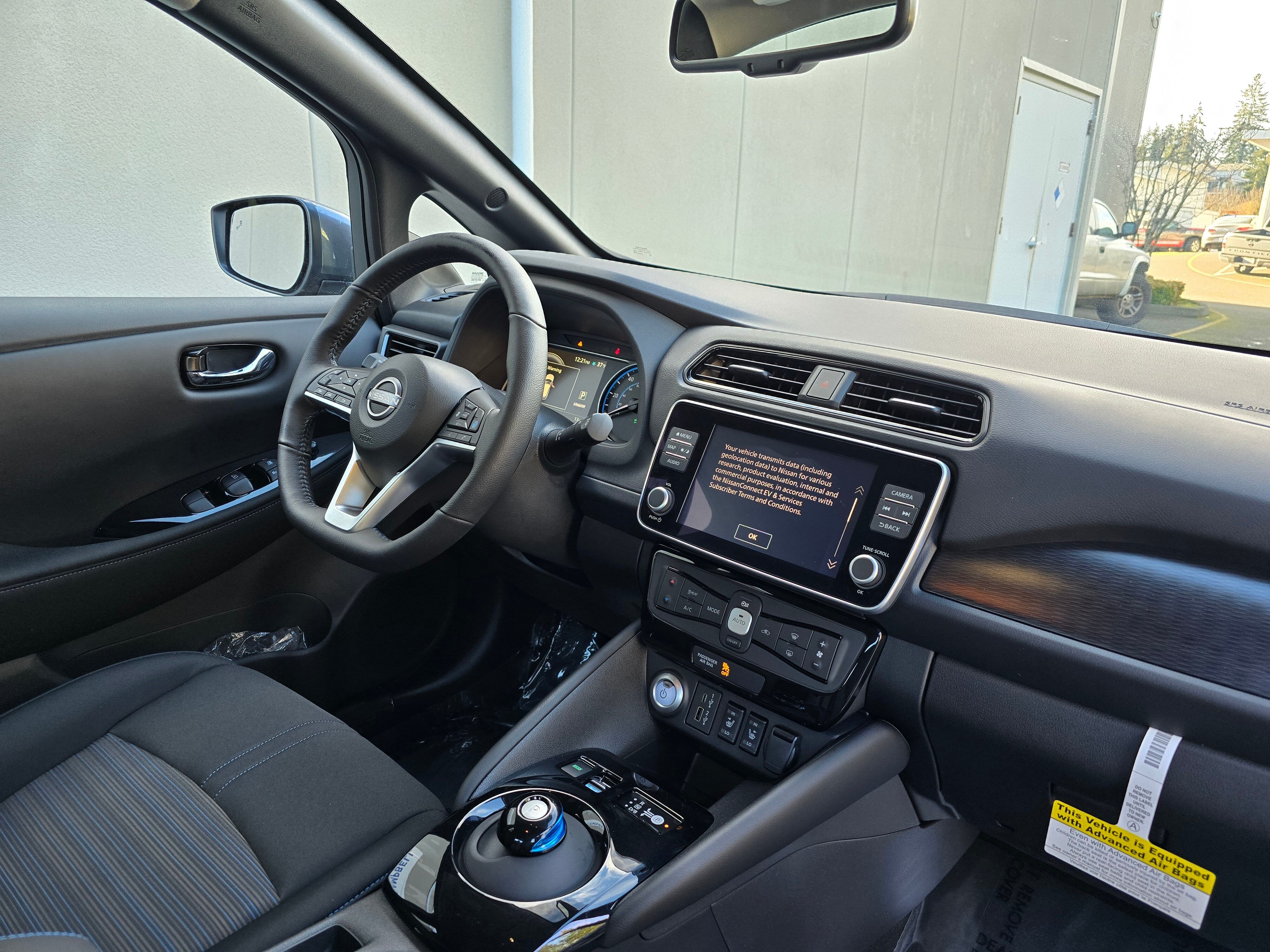 Vehicle image 10 of 23