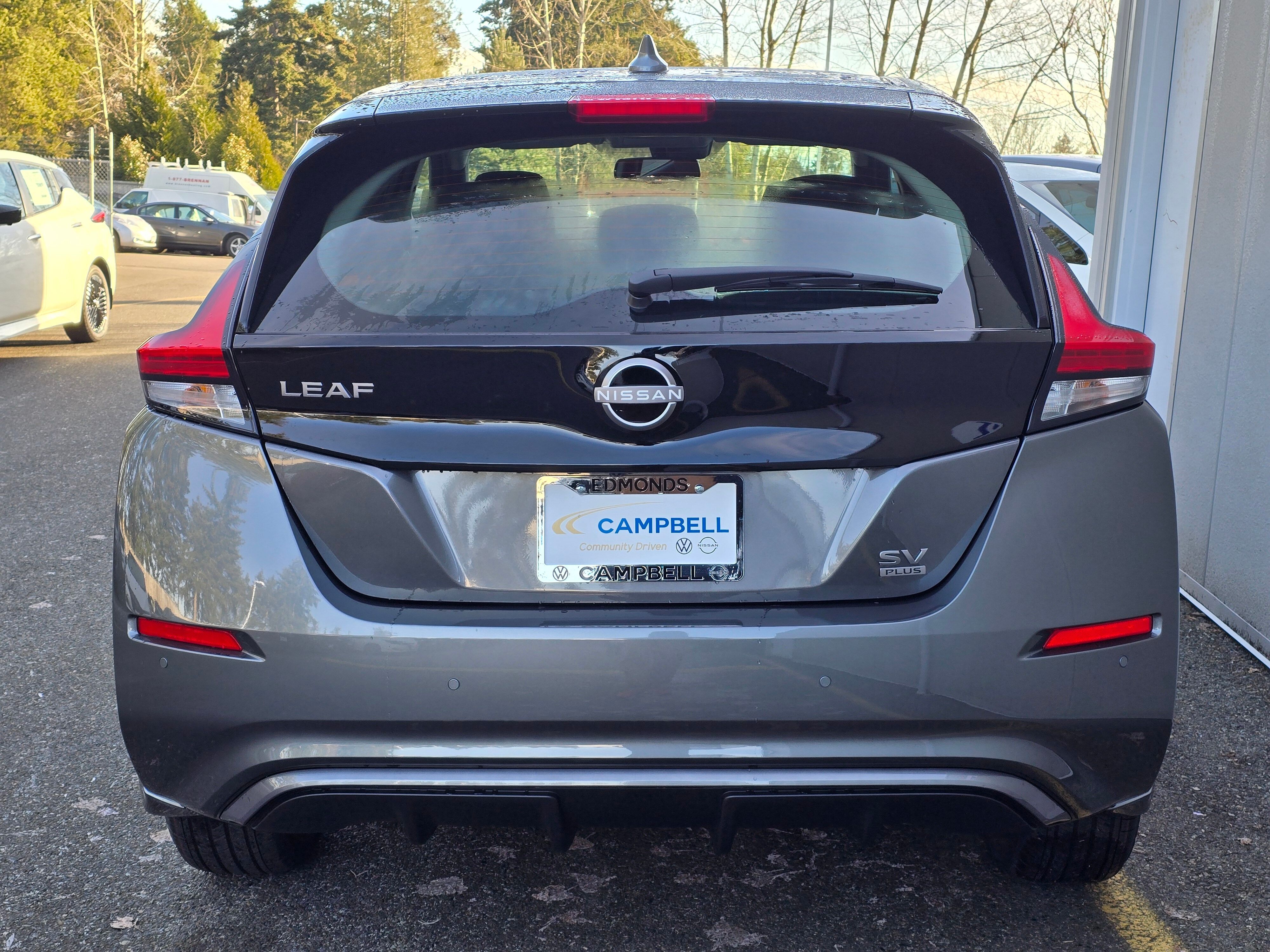 Vehicle image 6 of 21