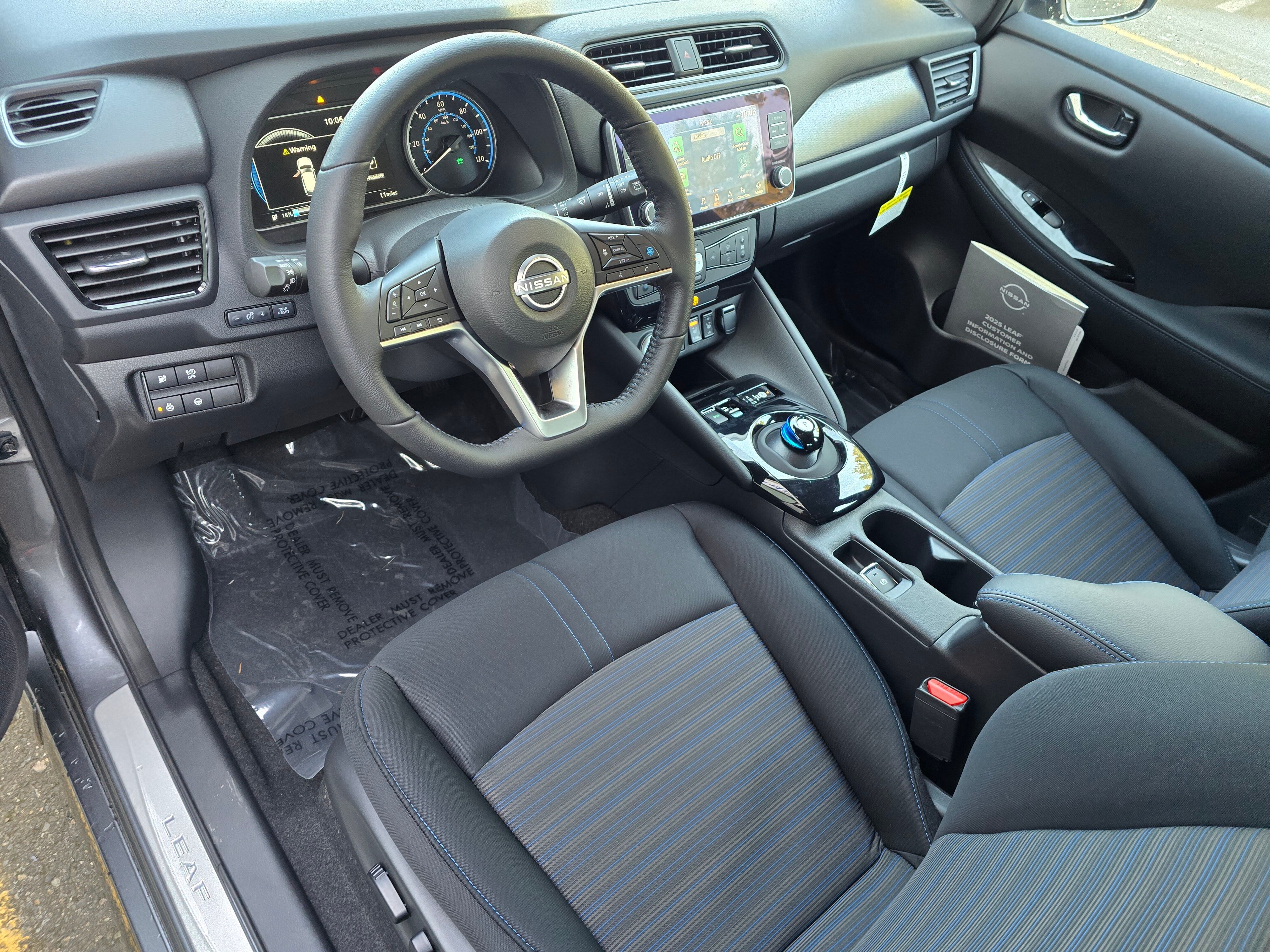 Vehicle image 17 of 21