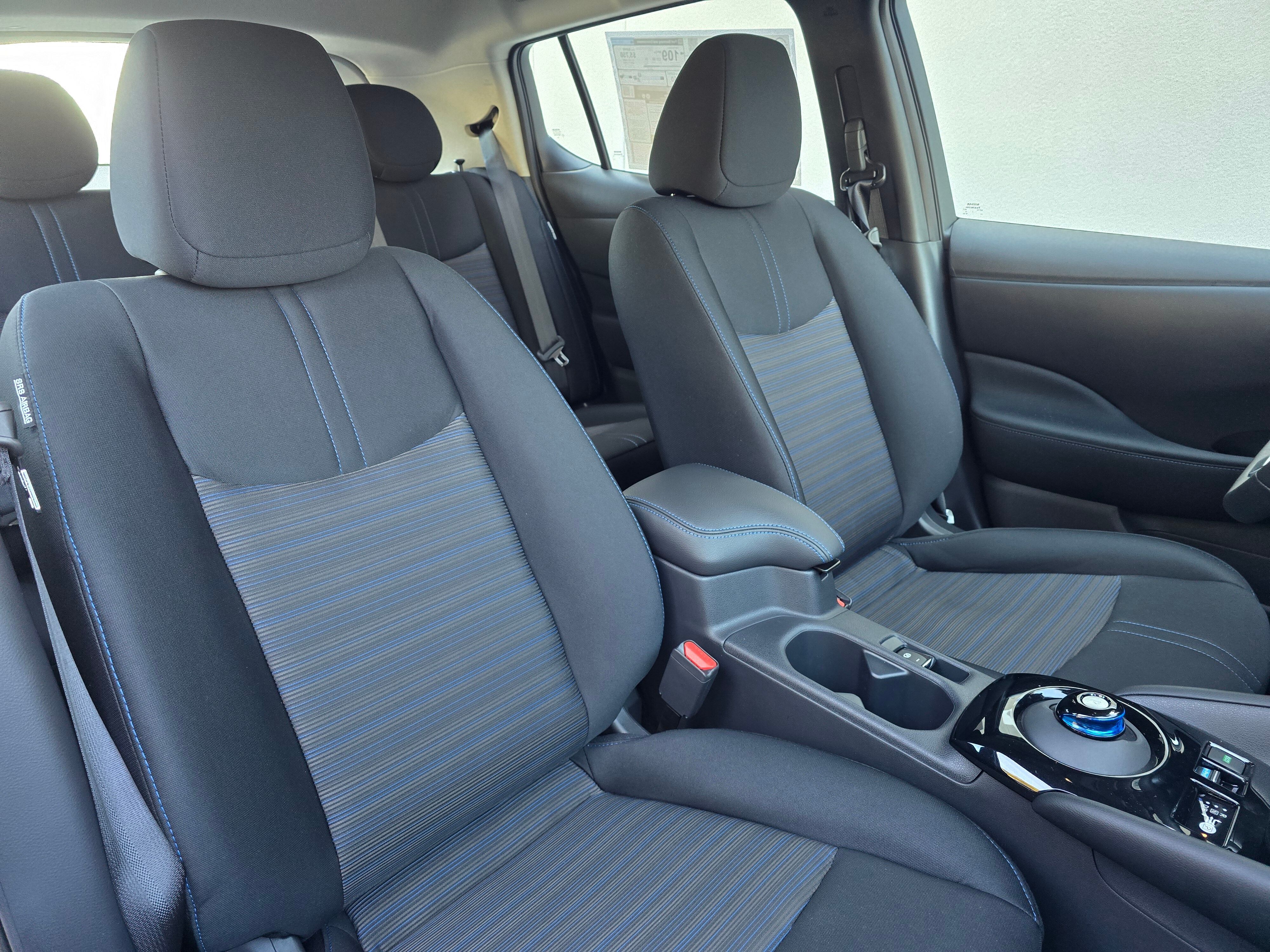 Vehicle image 10 of 21