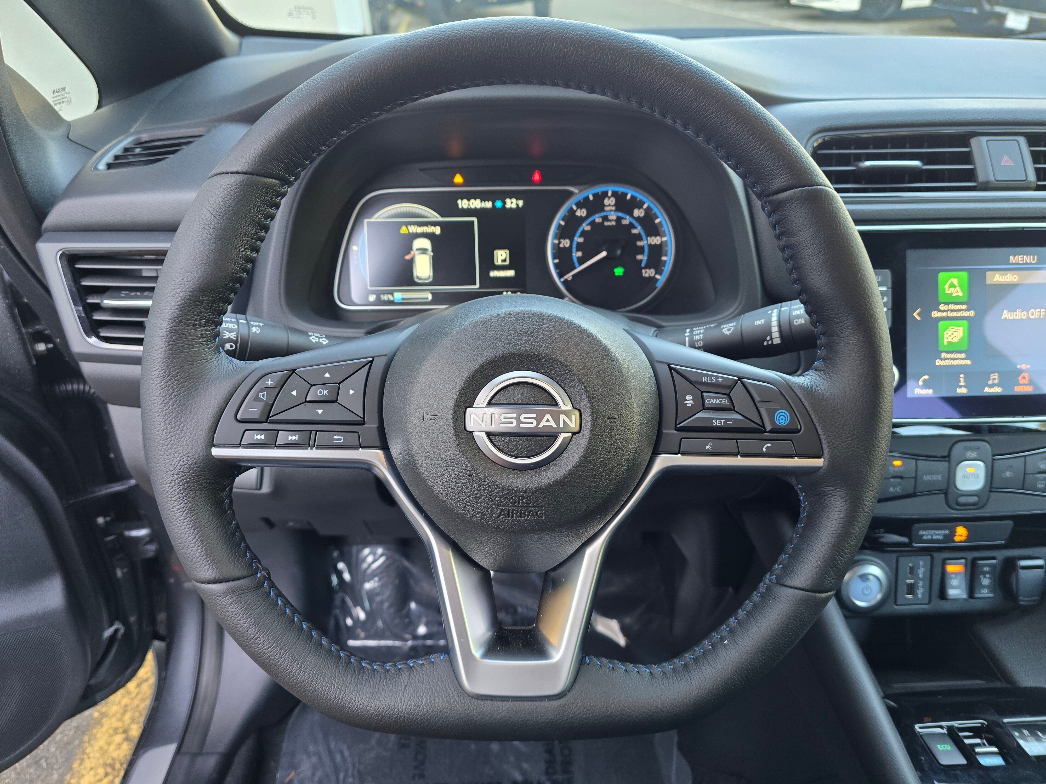 Vehicle image 18 of 21