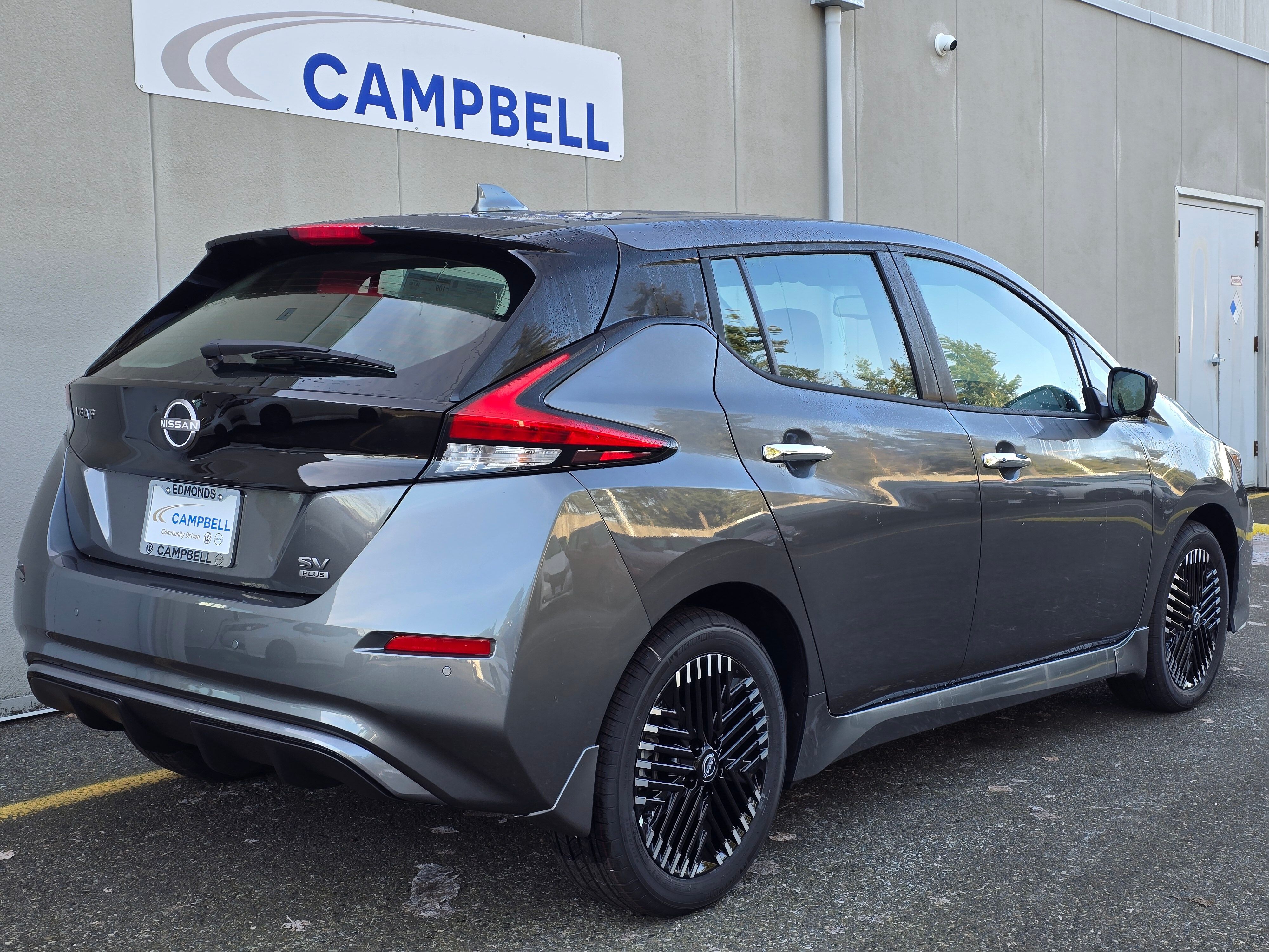 Vehicle image 5 of 21
