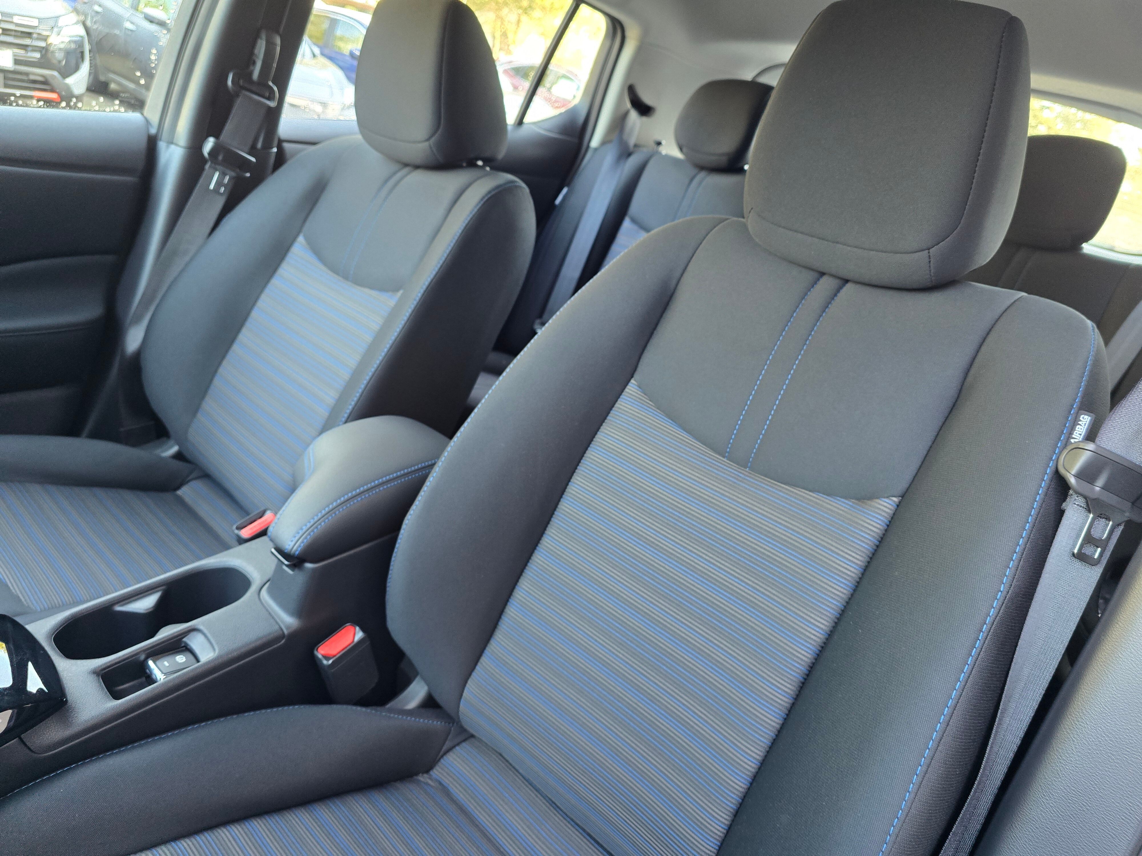 Vehicle image 16 of 21