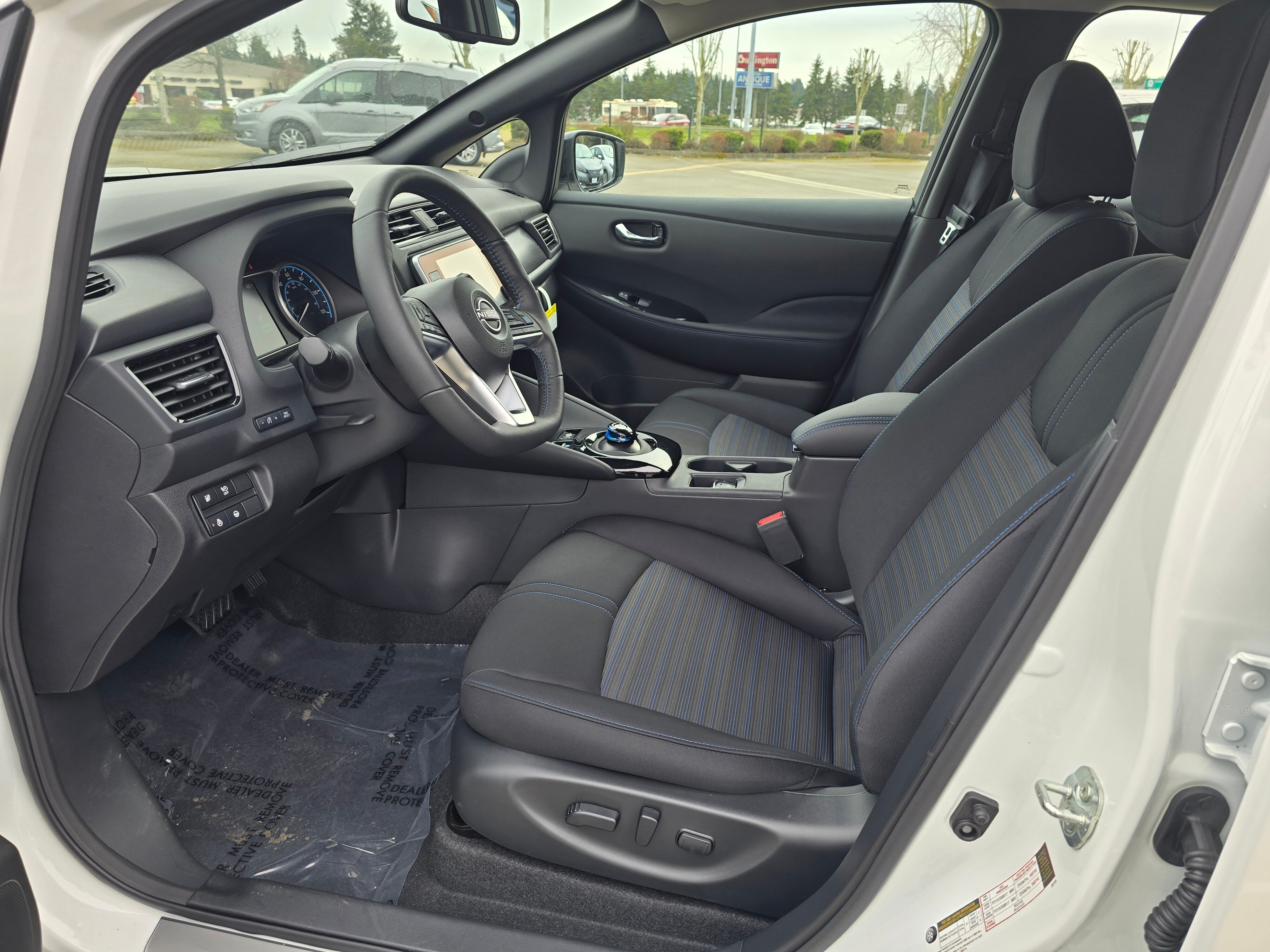 Vehicle image 22 of 31
