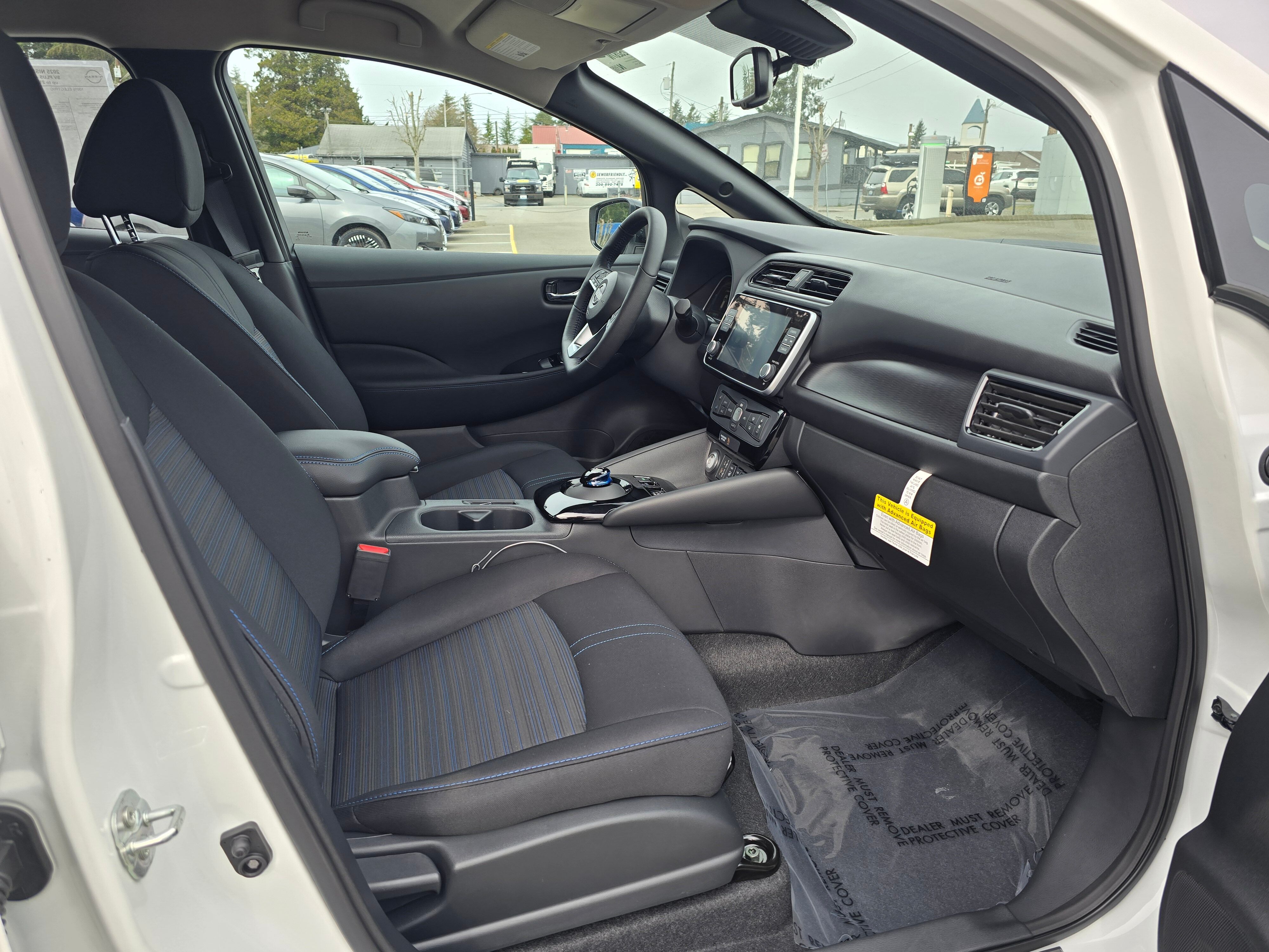 Vehicle image 10 of 31