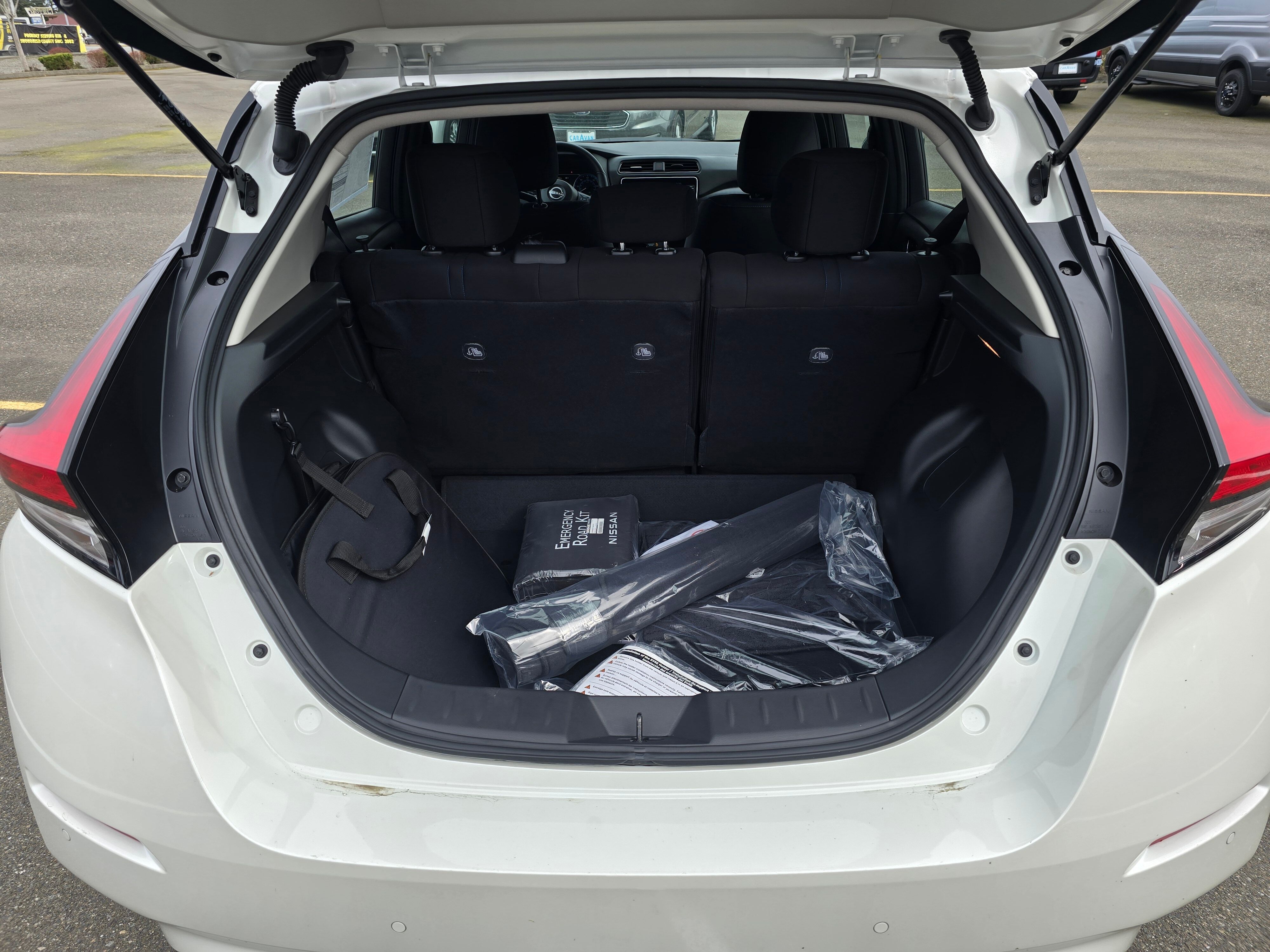 Vehicle image 17 of 31
