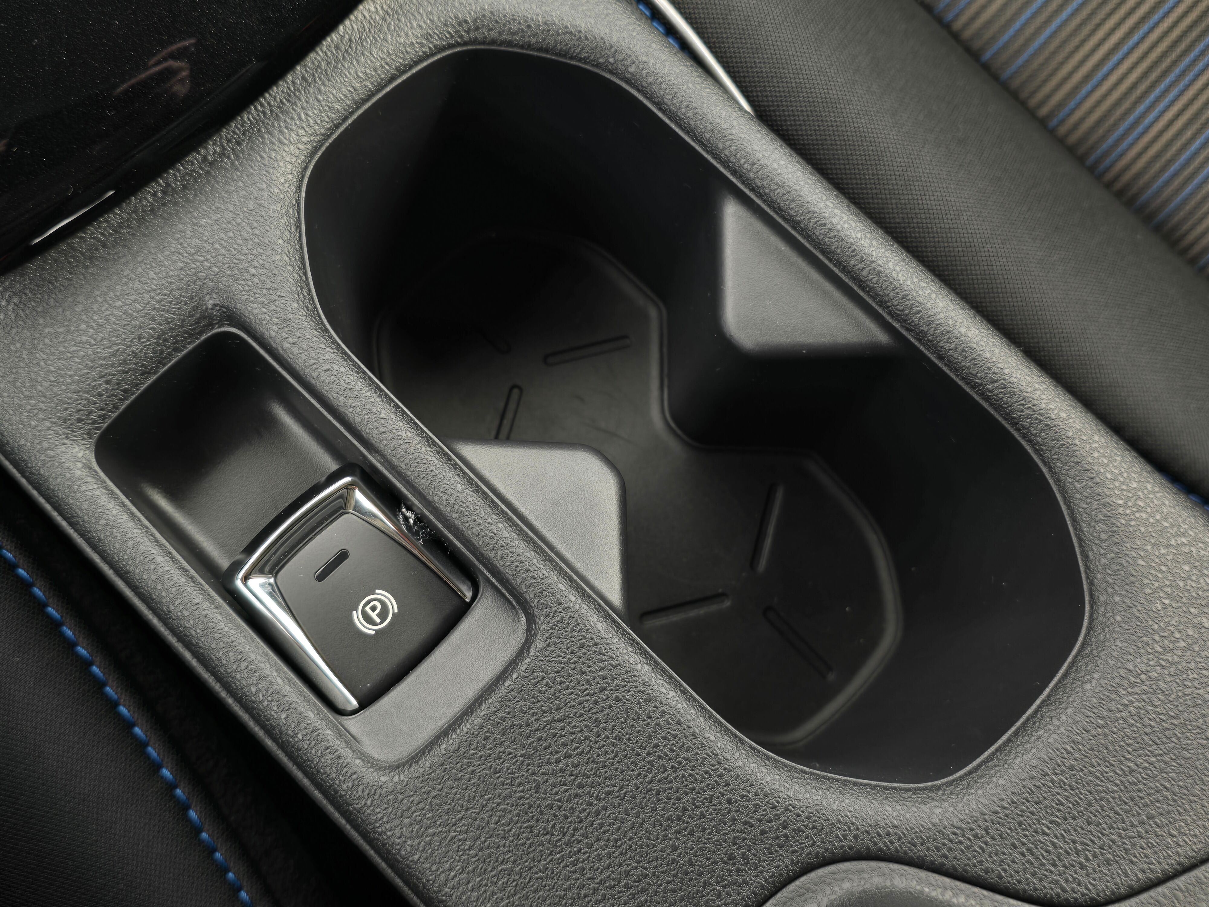 Vehicle image 28 of 31