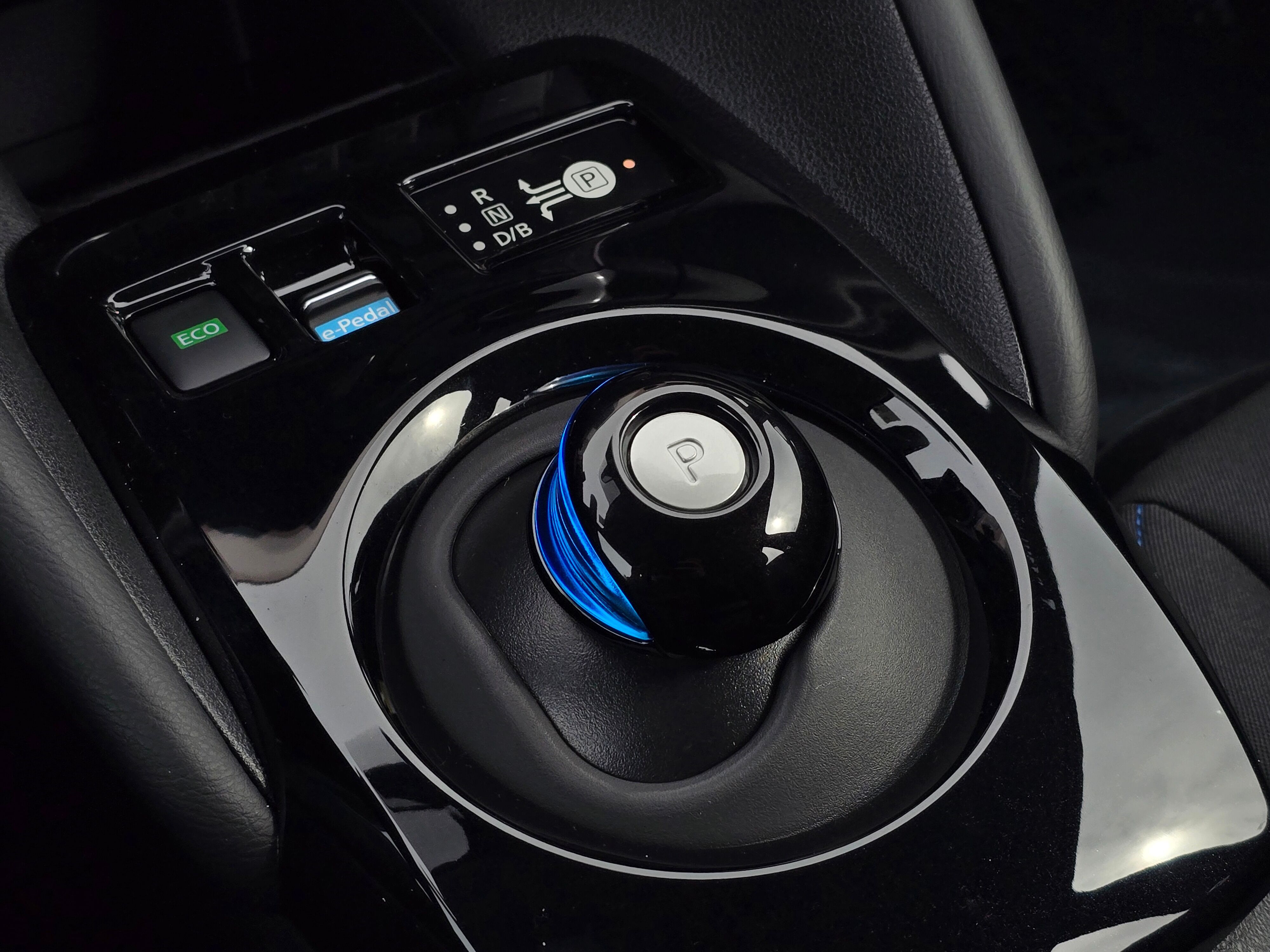 Vehicle image 27 of 31