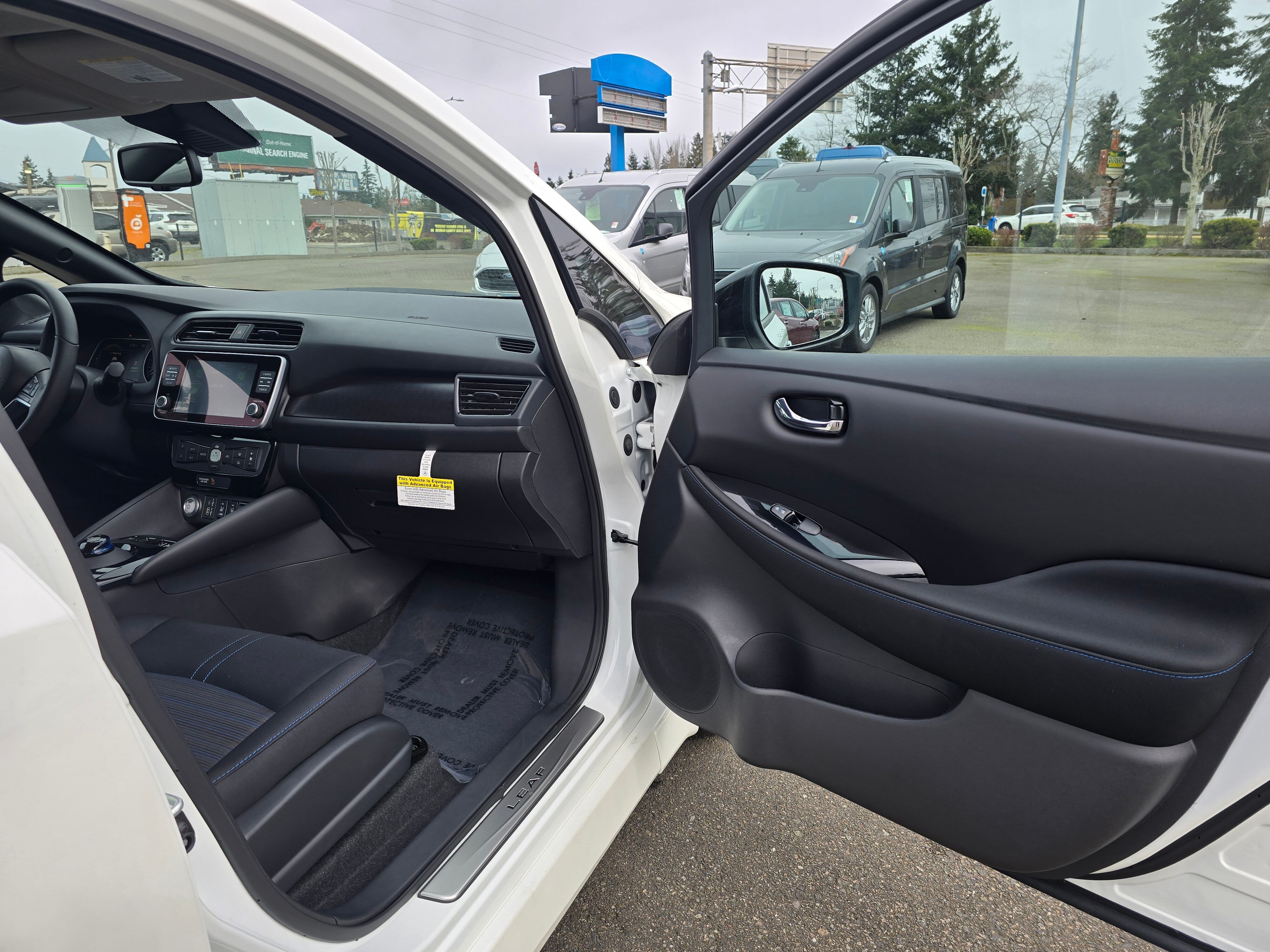 Vehicle image 9 of 31
