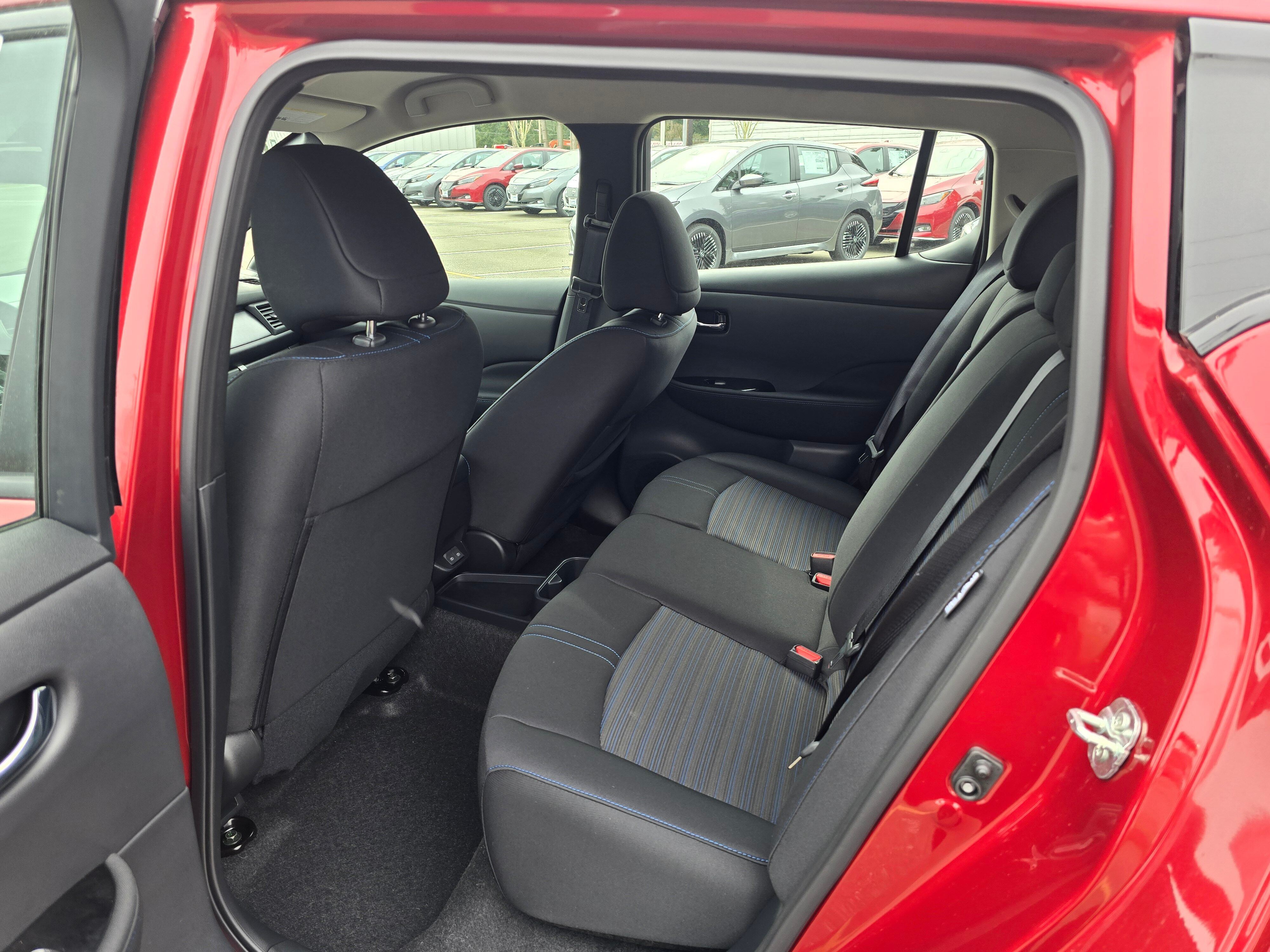 Vehicle image 19 of 31