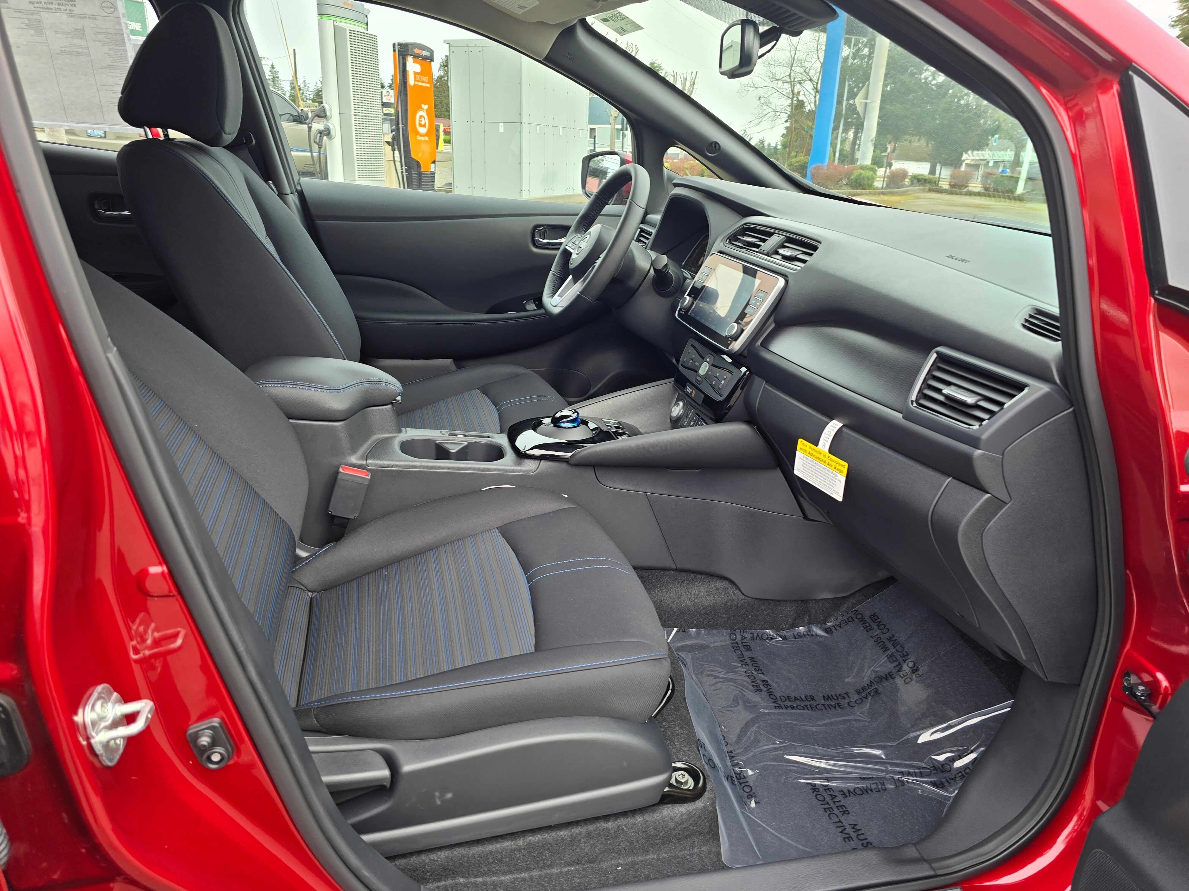 Vehicle image 11 of 31
