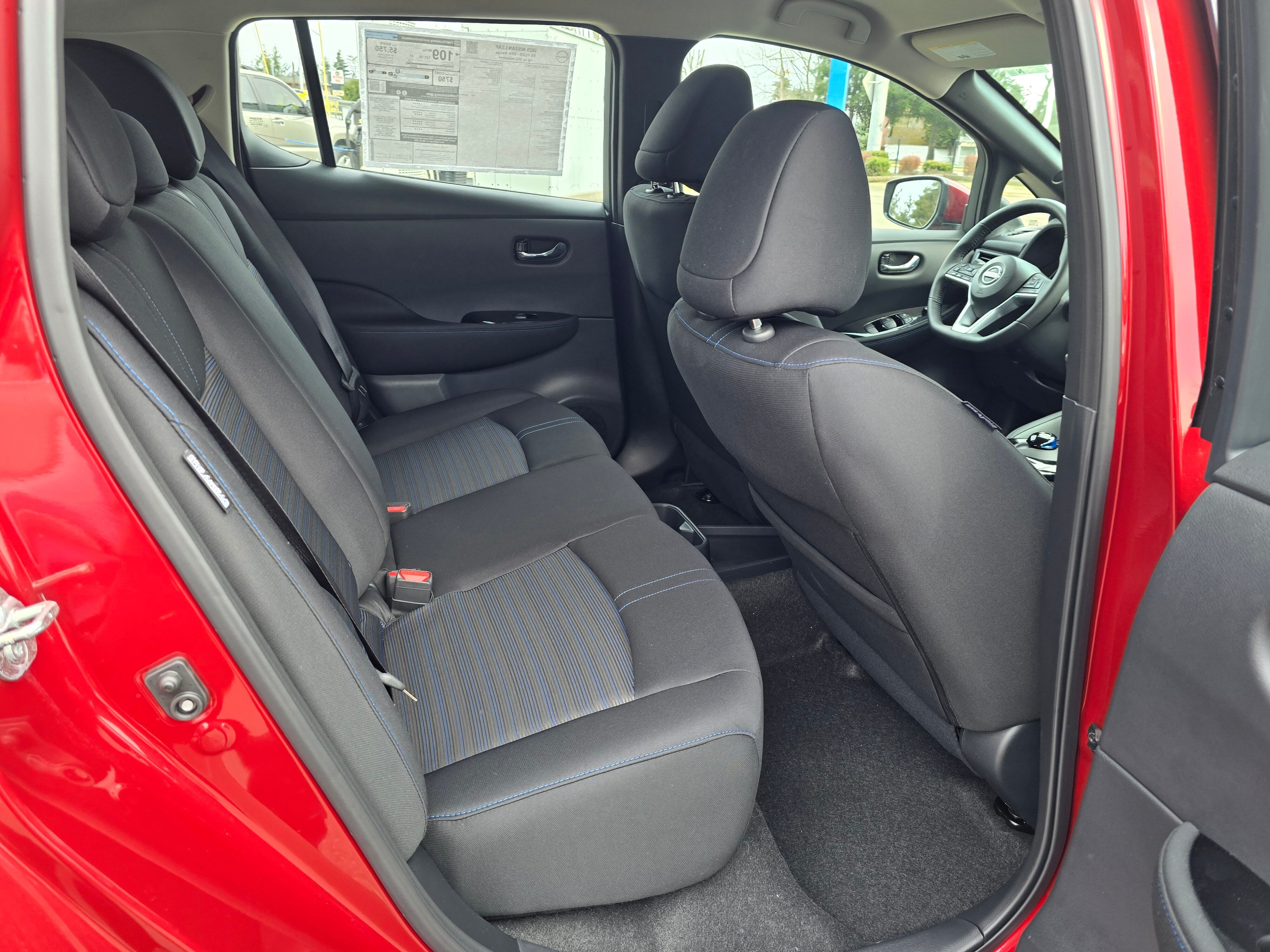 Vehicle image 14 of 31