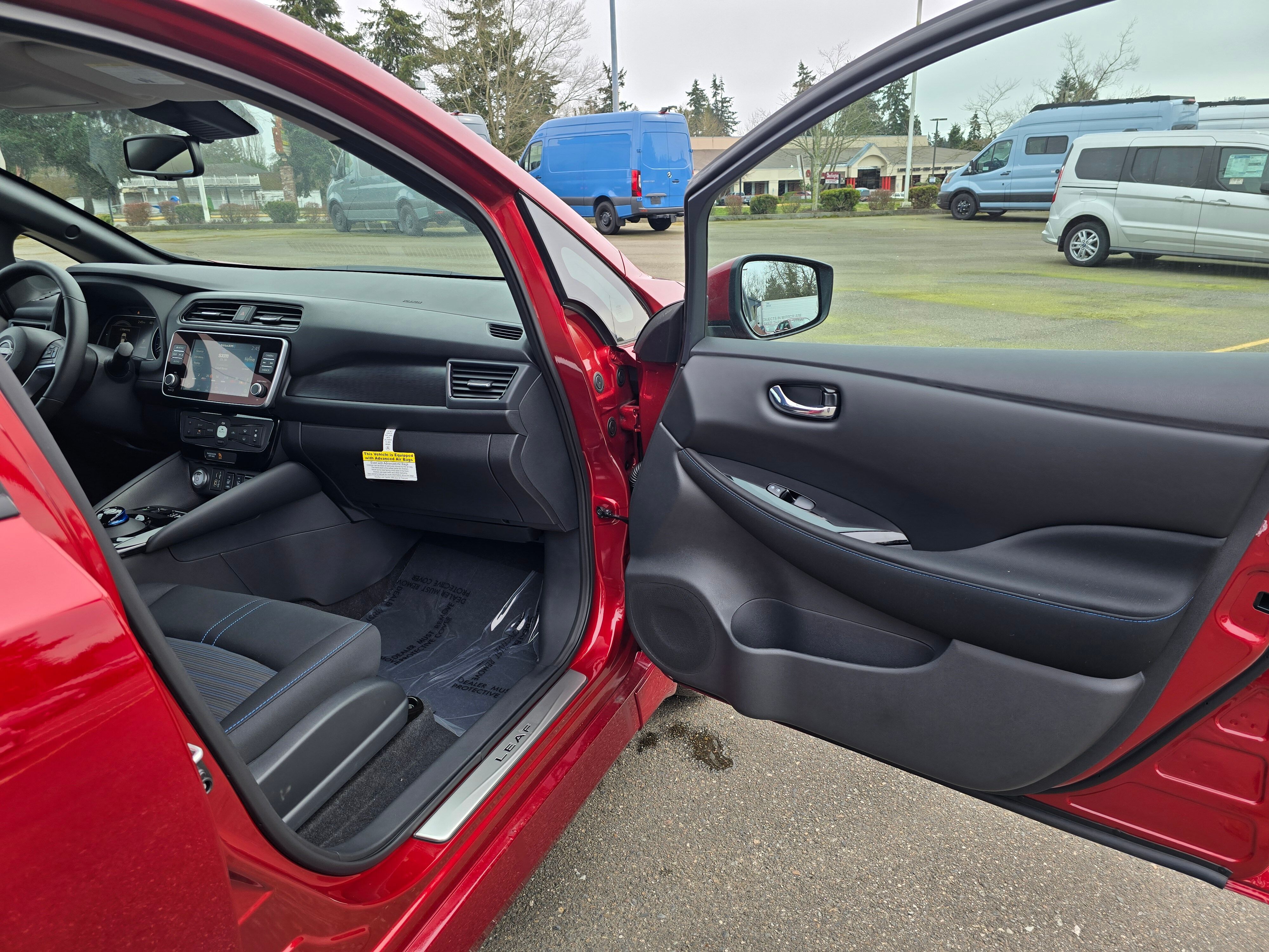 Vehicle image 10 of 31