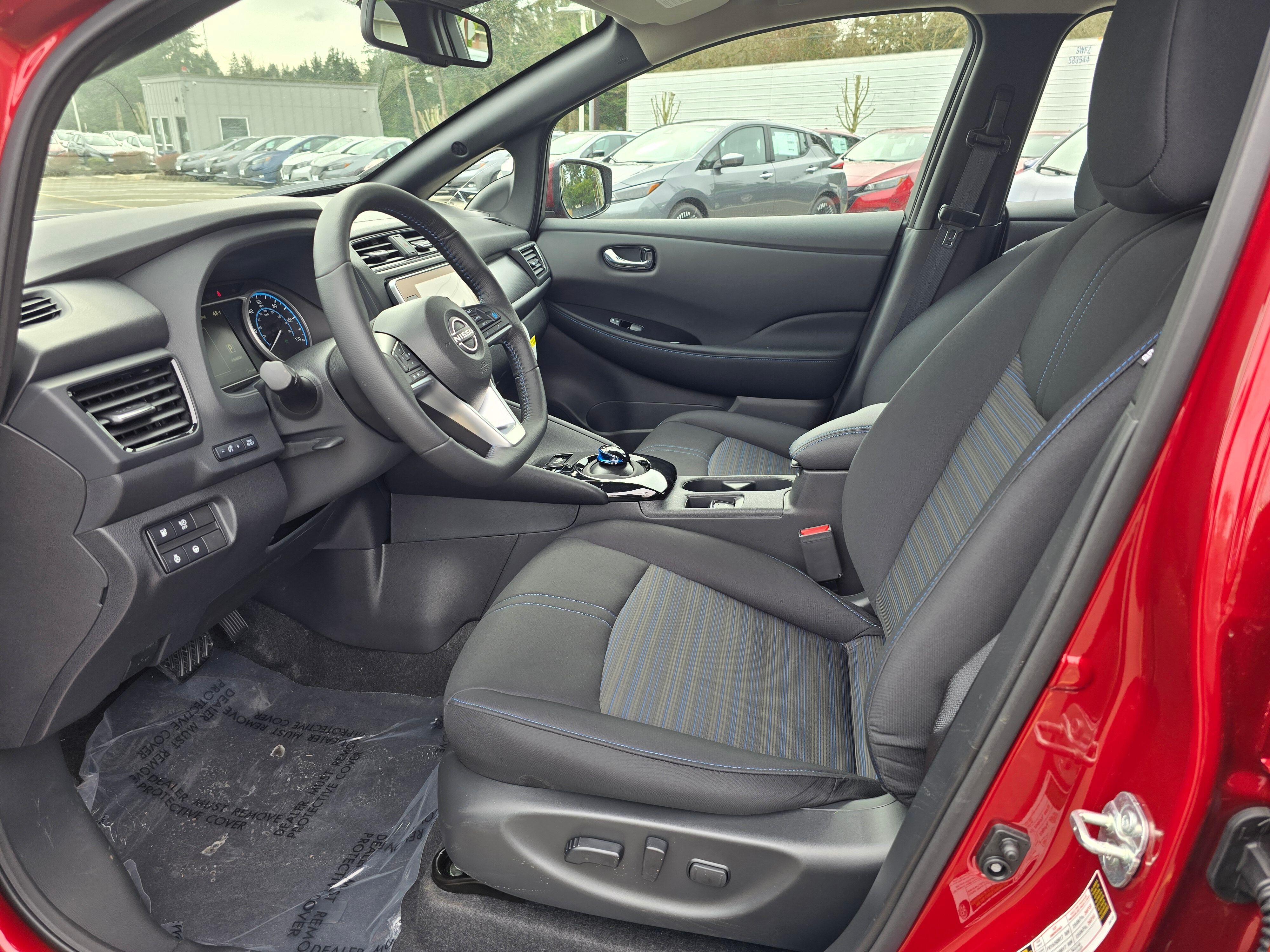 Vehicle image 23 of 31