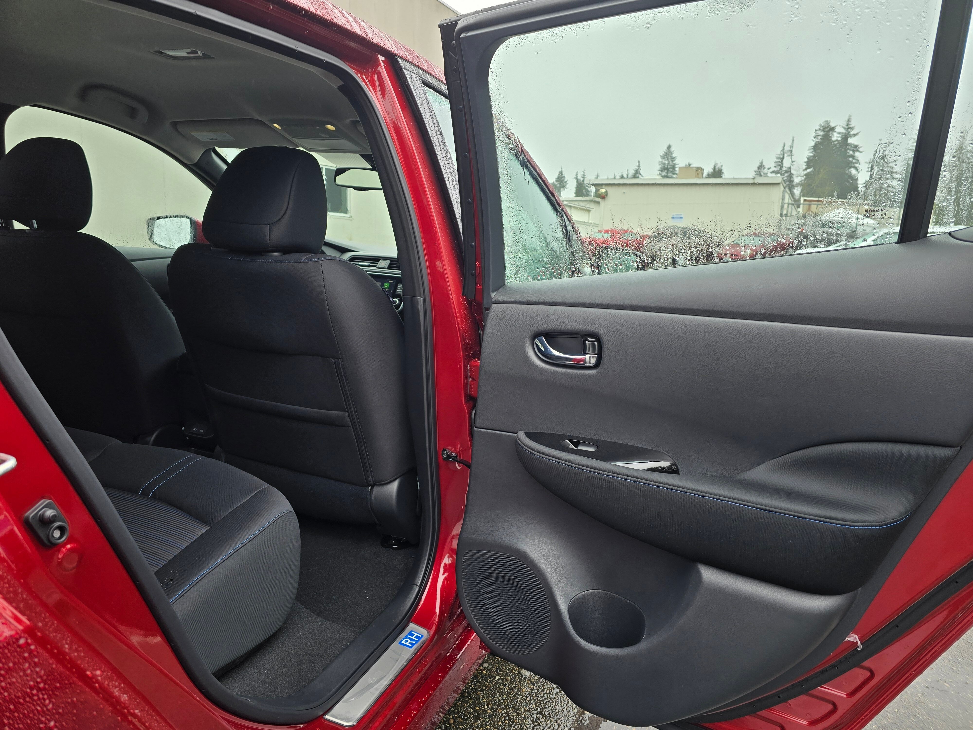 Vehicle image 13 of 30