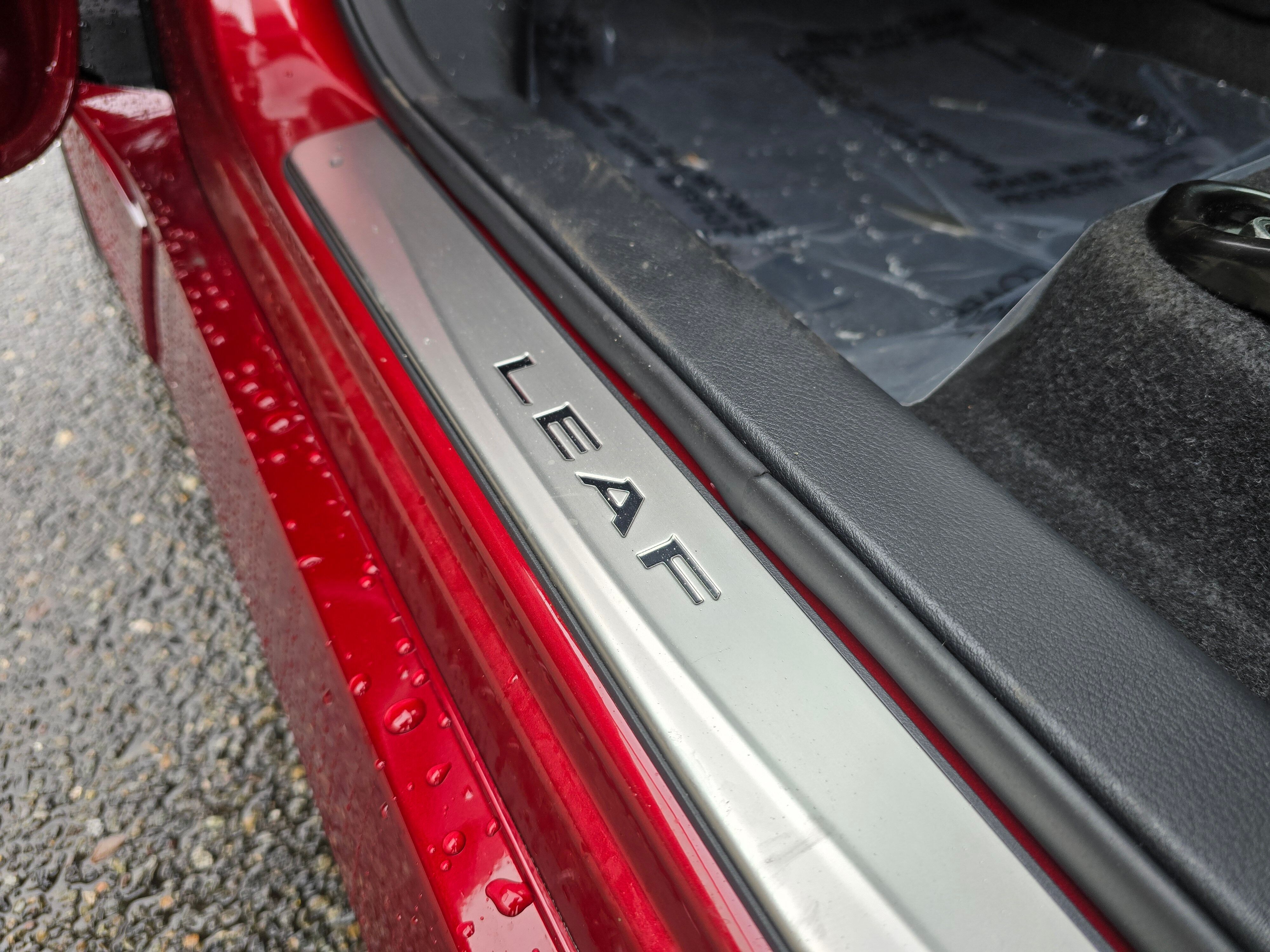 Vehicle image 23 of 30