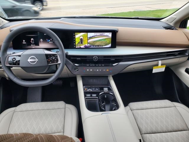 Vehicle image 10 of 28