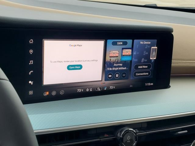 Vehicle image 23 of 28
