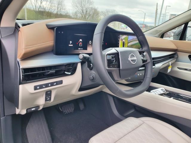 Vehicle image 16 of 28