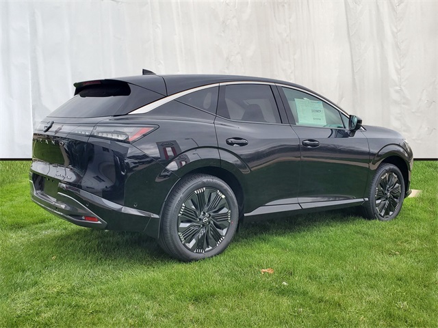 Vehicle image 3 of 28