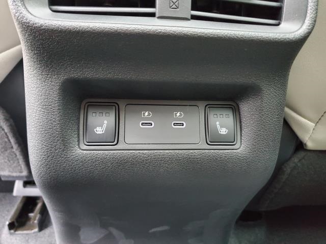 Vehicle image 11 of 28
