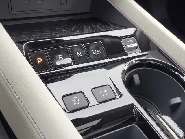 Vehicle image 26 of 28