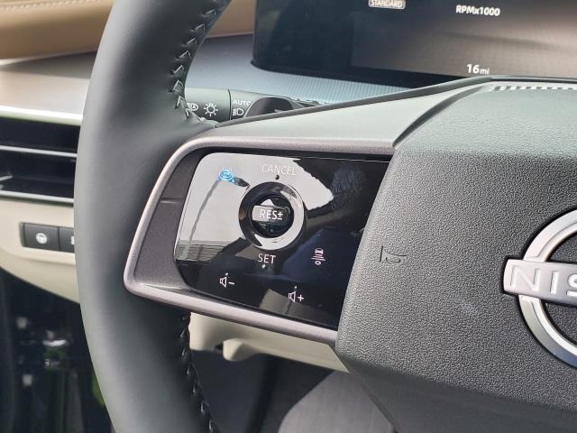 Vehicle image 20 of 28