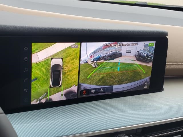 Vehicle image 24 of 28