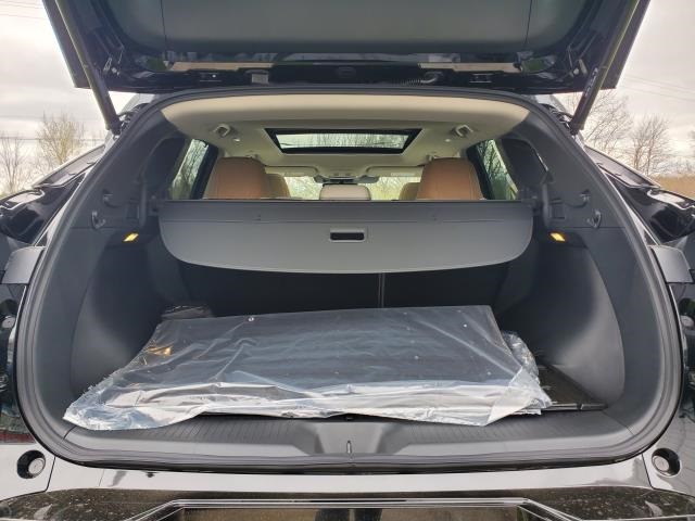 Vehicle image 7 of 28