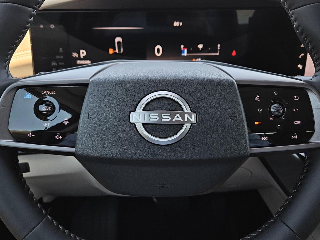 Vehicle image 10 of 24