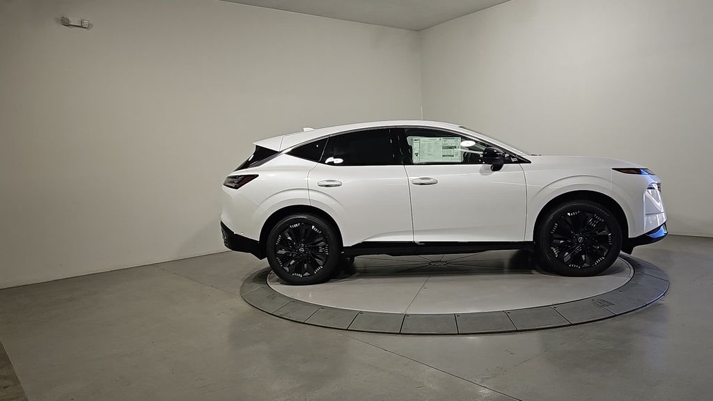 2025 Nissan Murano Platinum Image 5 of 29