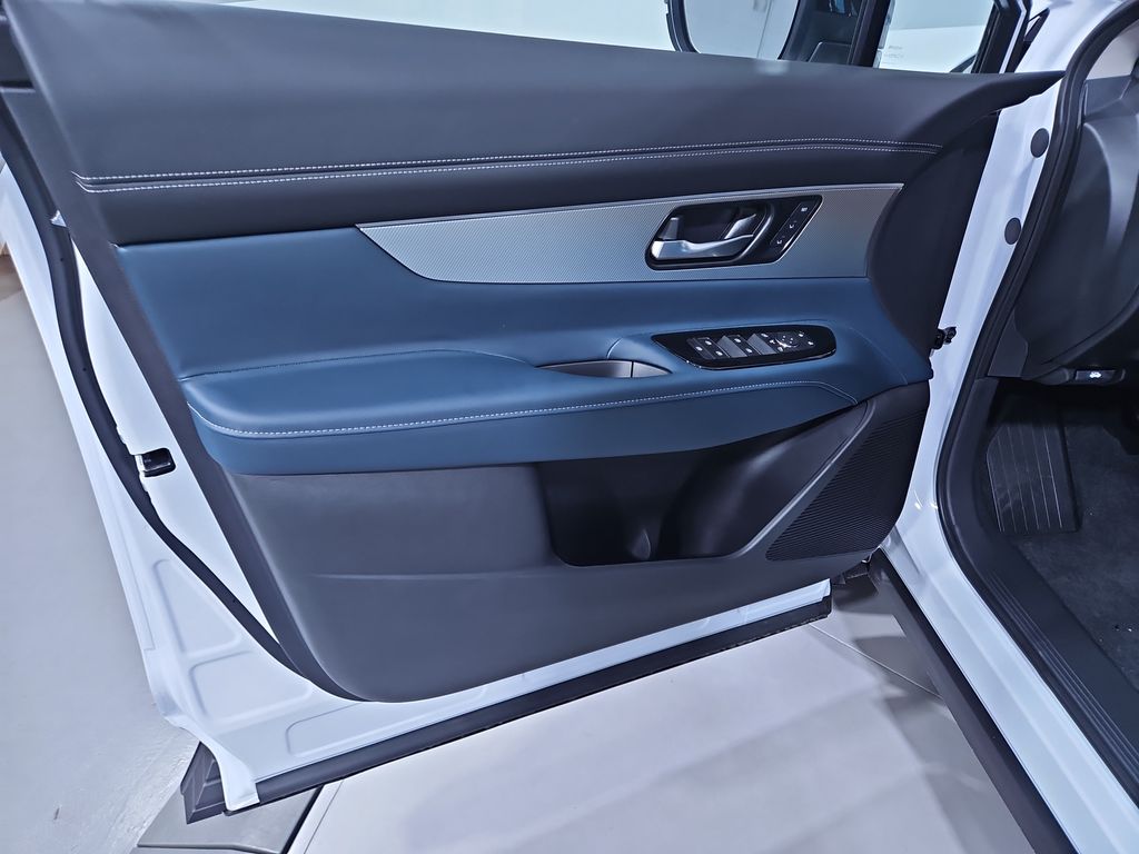 2025 Nissan Murano Platinum Image 22 of 29