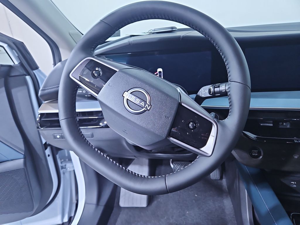 2025 Nissan Murano Platinum Image 17 of 29