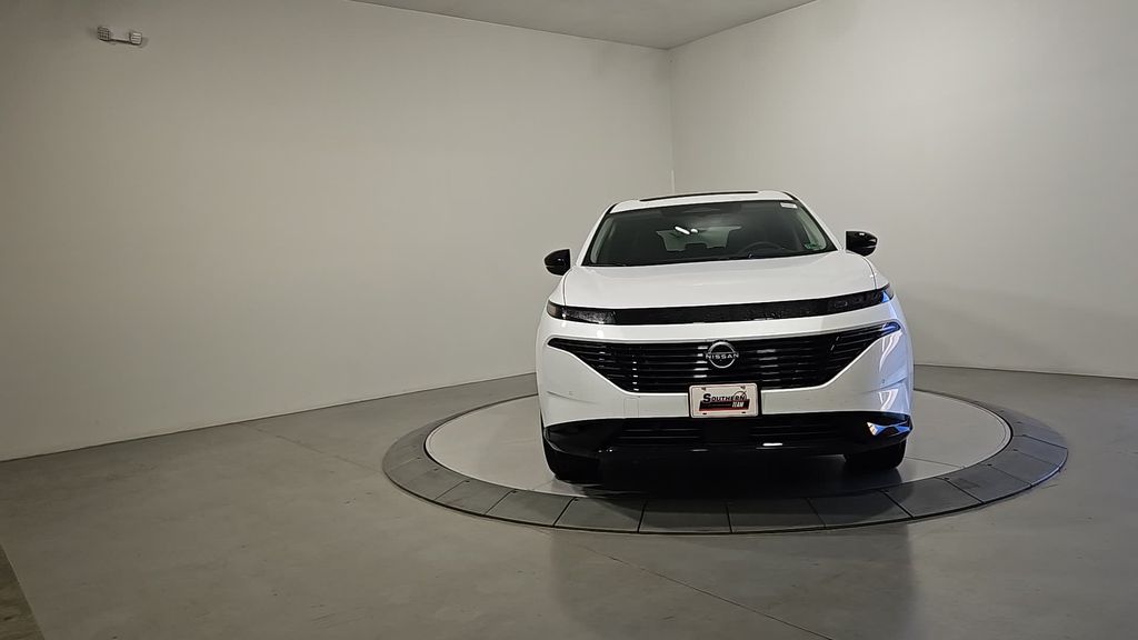 2025 Nissan Murano Platinum Image 2 of 29