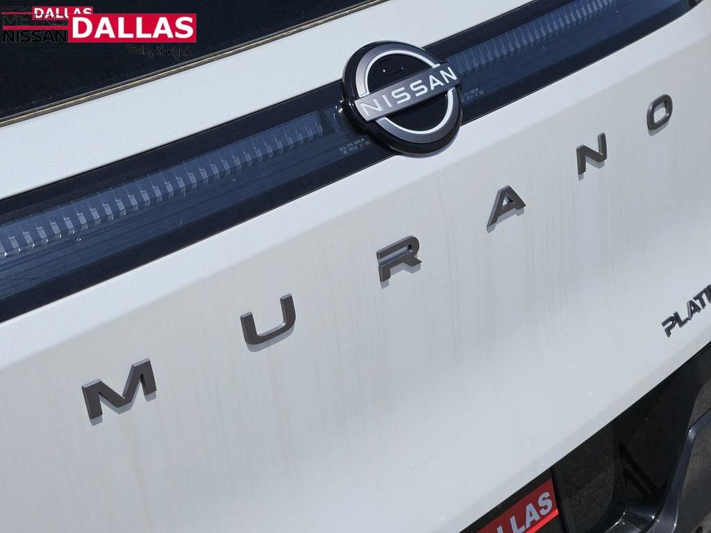 Vehicle image 11 of 28
