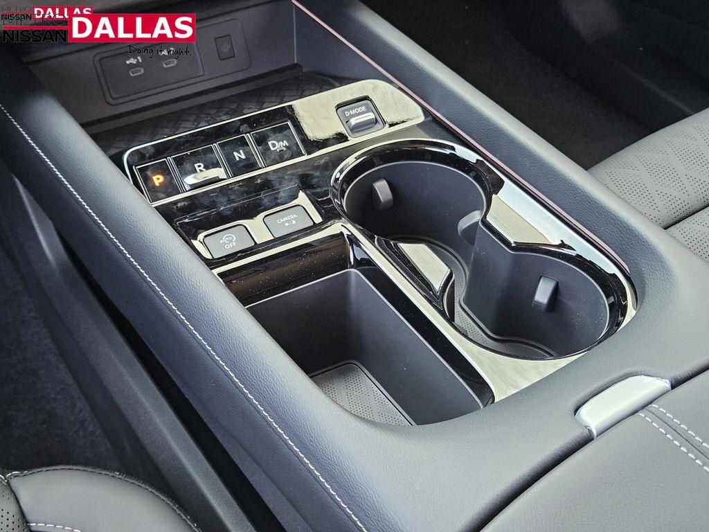 Vehicle image 21 of 28