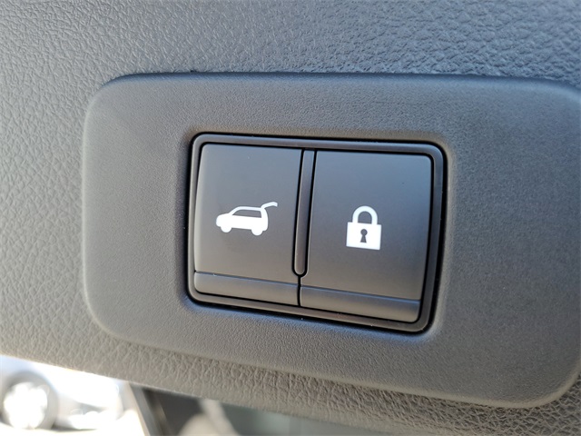 Vehicle image 32 of 35
